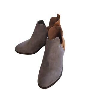 Pierre Dumas Booties Size 6